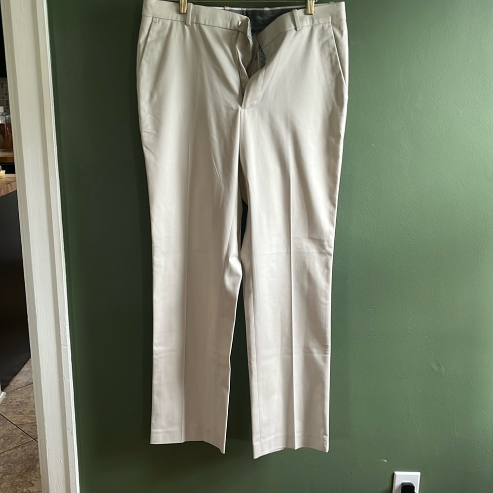 Perry Ellis Premium Comfort Waistband Tailored Fit - 33x32 - 62% Polyester 36%